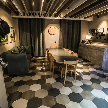 Vinto House Downtown בית הארחה 4*